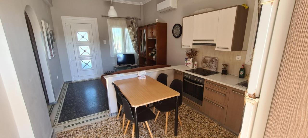 Μοντέρνα Εξοχική Κατοικία Στην Κωμη Komi  ภายนอก รูปภาพ