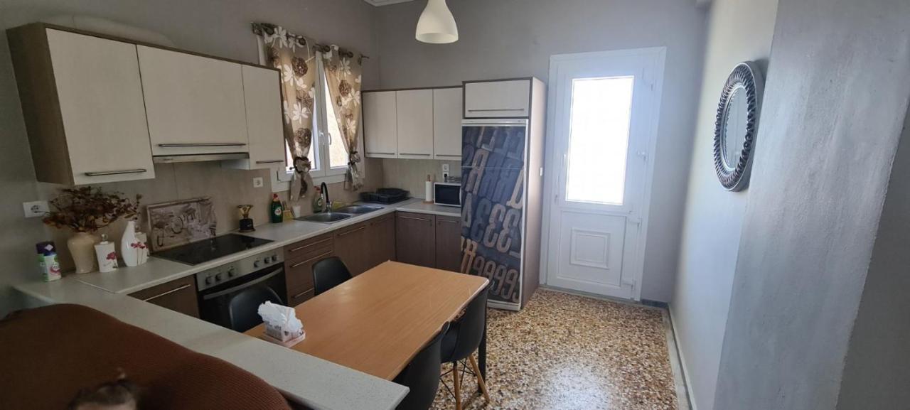Μοντέρνα Εξοχική Κατοικία Στην Κωμη Komi  ภายนอก รูปภาพ