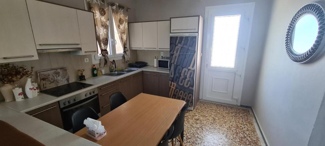 Μοντέρνα Εξοχική Κατοικία Στην Κωμη Komi  ภายนอก รูปภาพ