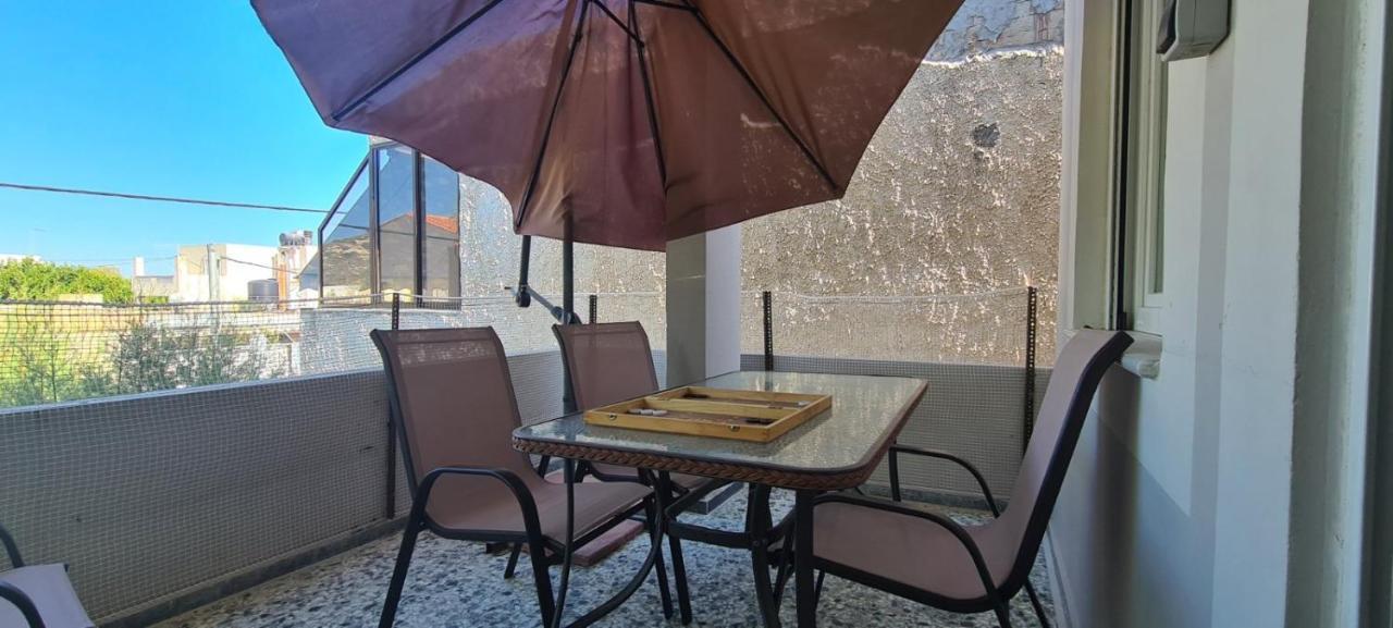 Μοντέρνα Εξοχική Κατοικία Στην Κωμη Komi  ภายนอก รูปภาพ